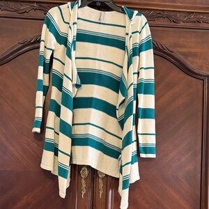 O’Neill hooded sweater will fit sm or med